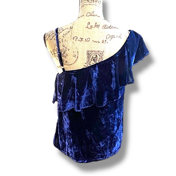J.O.A. Royal Blue velvet one off shoulder sleeveless top SZ SM NWT - Picture 2 of 6